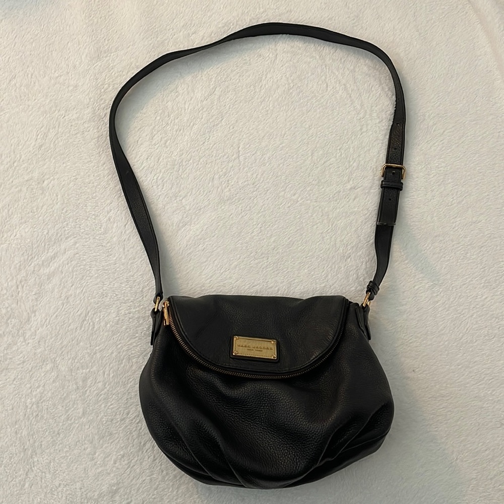 Marc Jacobs Women’s New York Black Leather Crossbody Bag